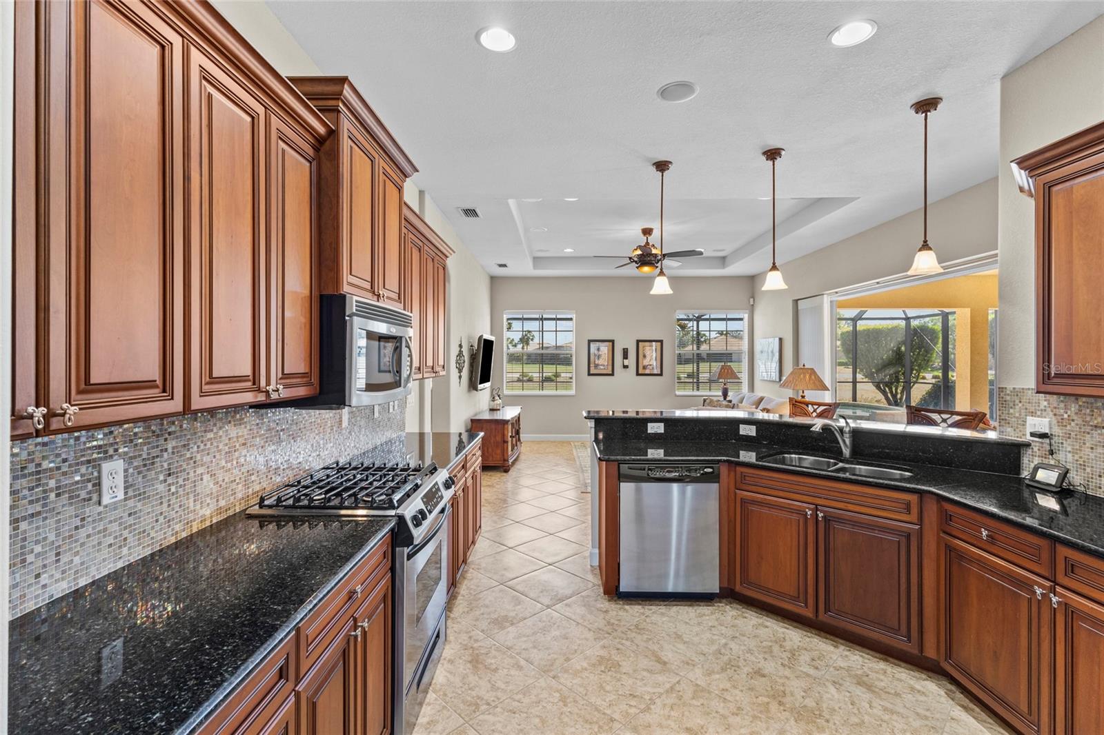 Listing photo id 10 for 214 Martellago Drive