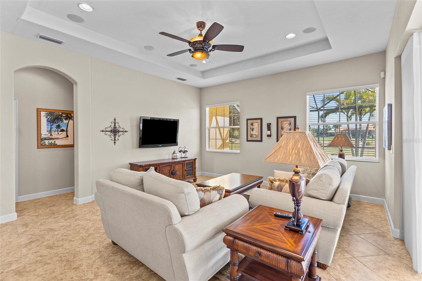 Listing photo id 12 for 214 Martellago Drive