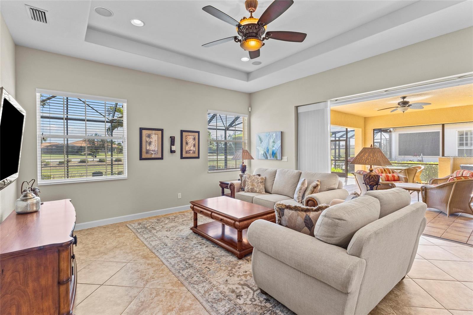 Listing photo id 13 for 214 Martellago Drive