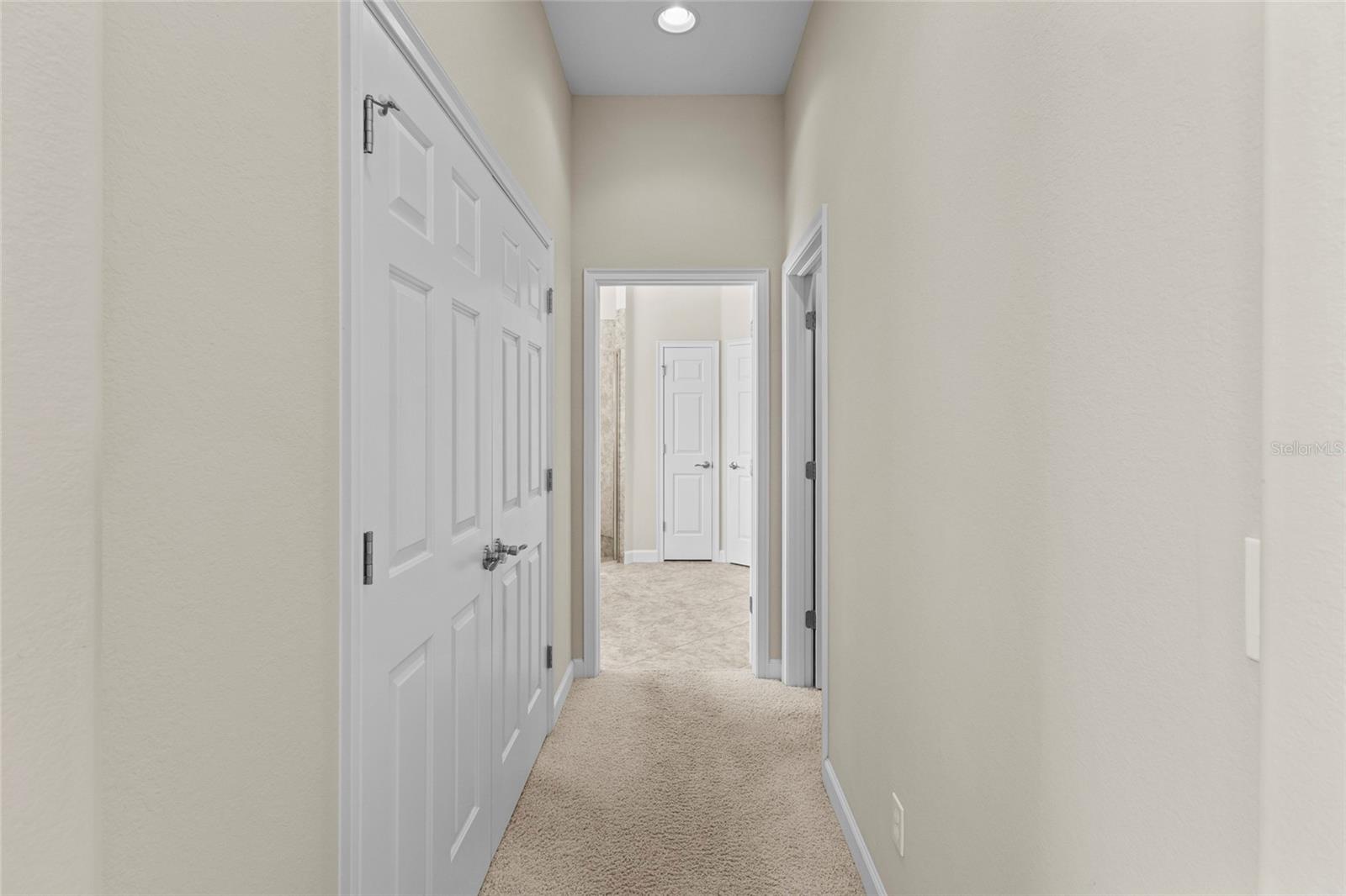 Listing photo id 26 for 214 Martellago Drive