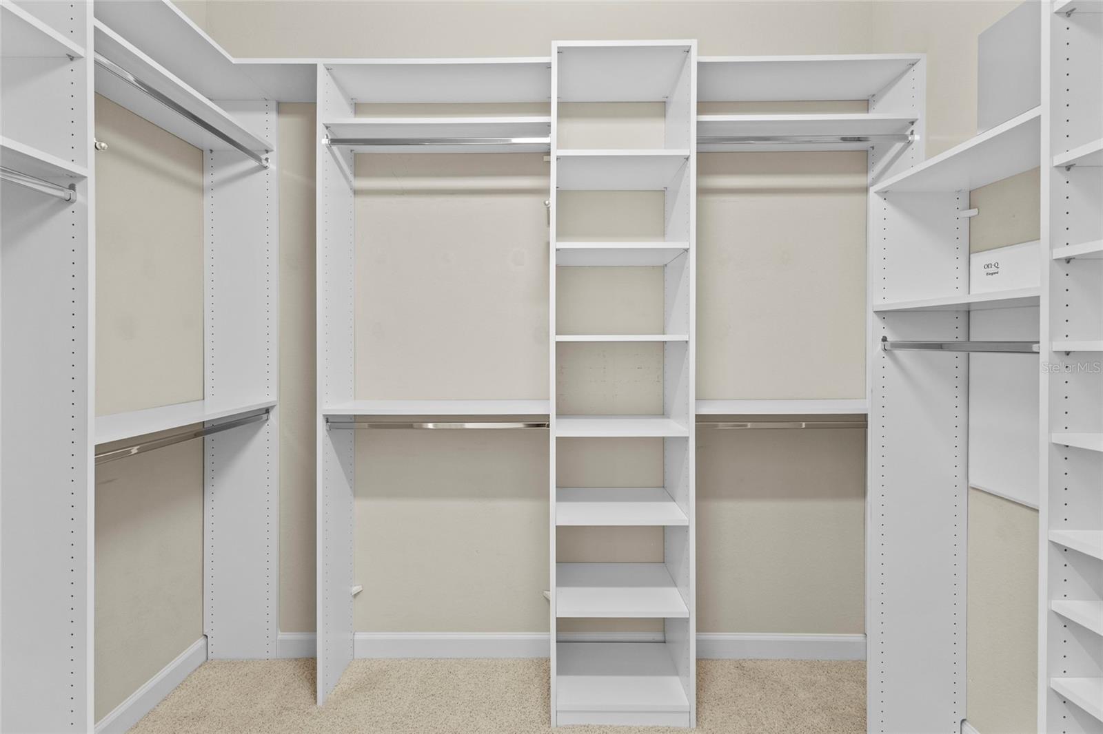 Listing photo id 27 for 214 Martellago Drive