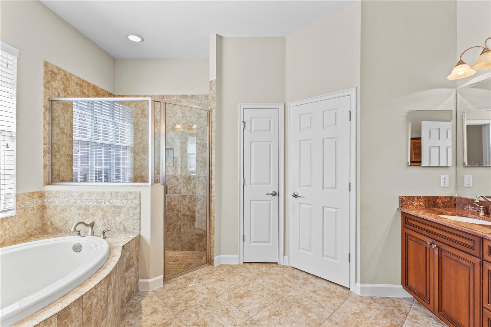 Listing photo id 28 for 214 Martellago Drive