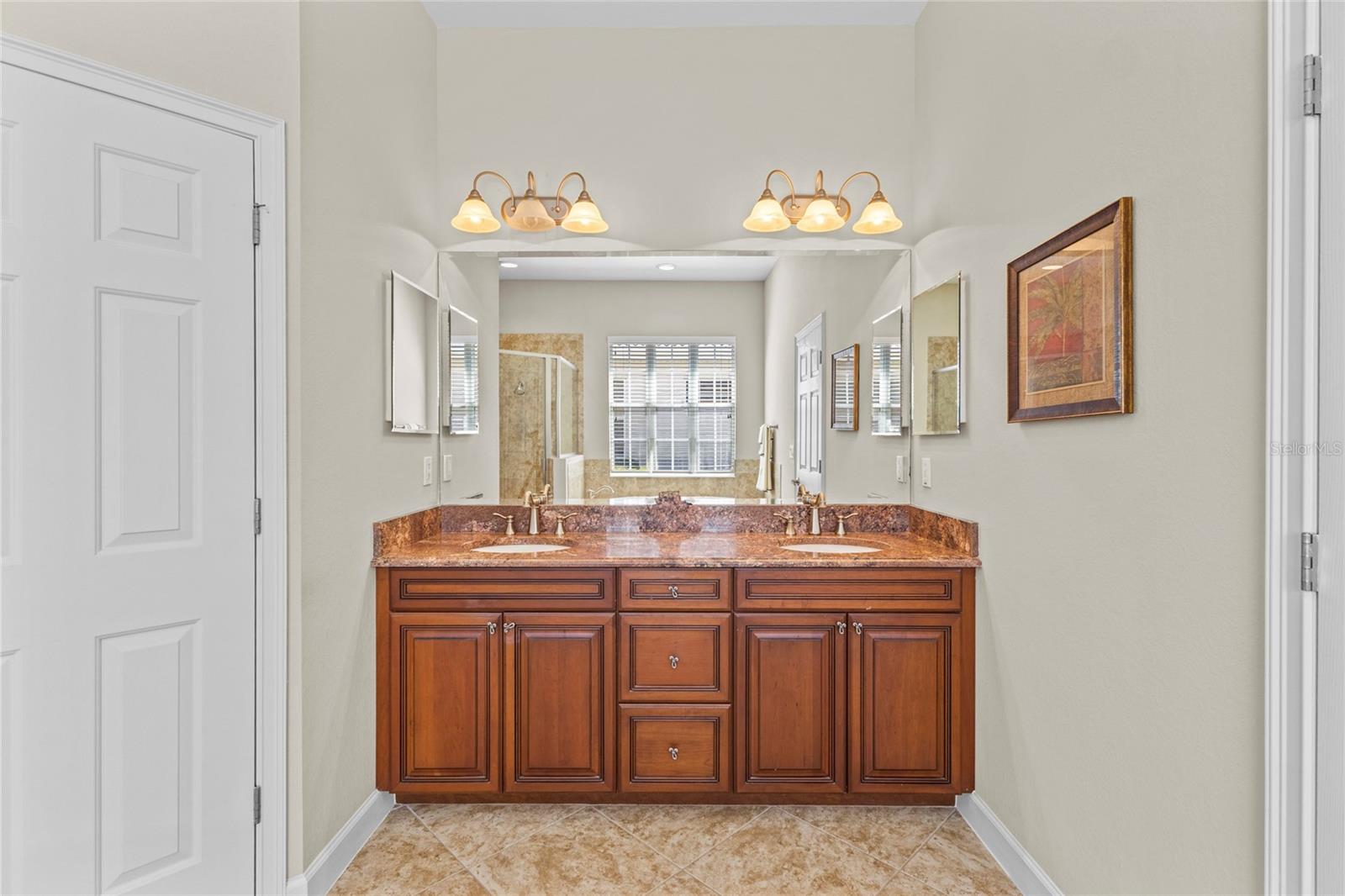 Listing photo id 31 for 214 Martellago Drive