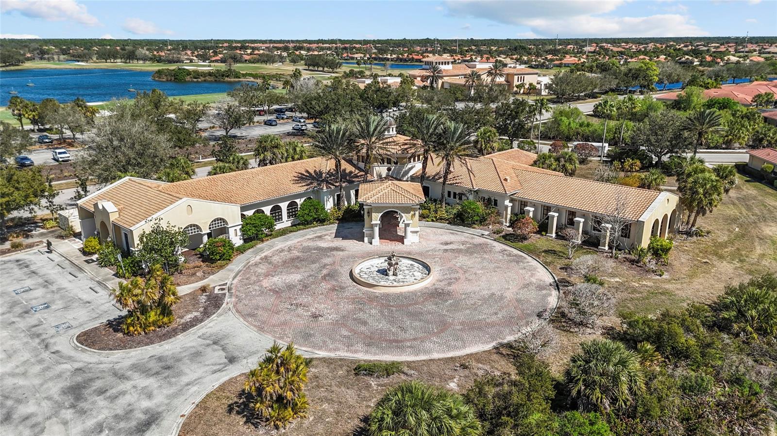 Listing photo id 51 for 214 Martellago Drive