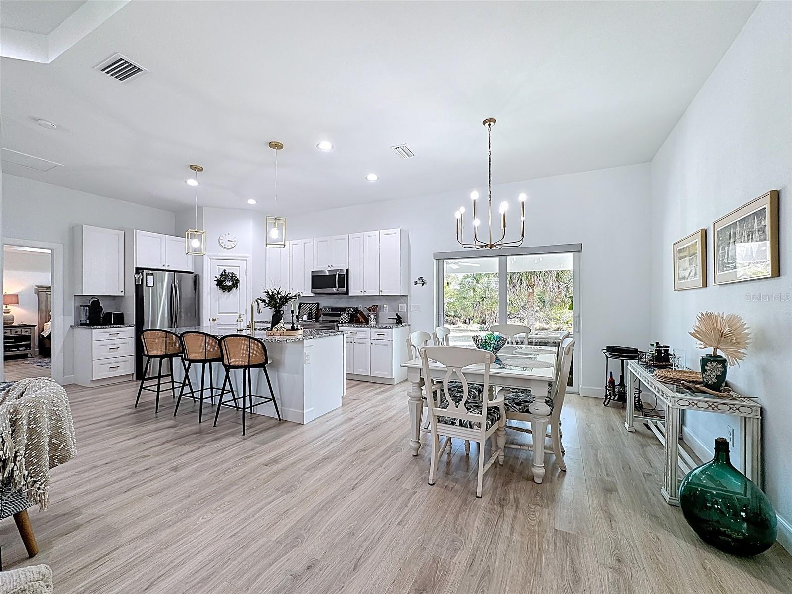 Image 11 of 57 For 10285 Rockford Avenue