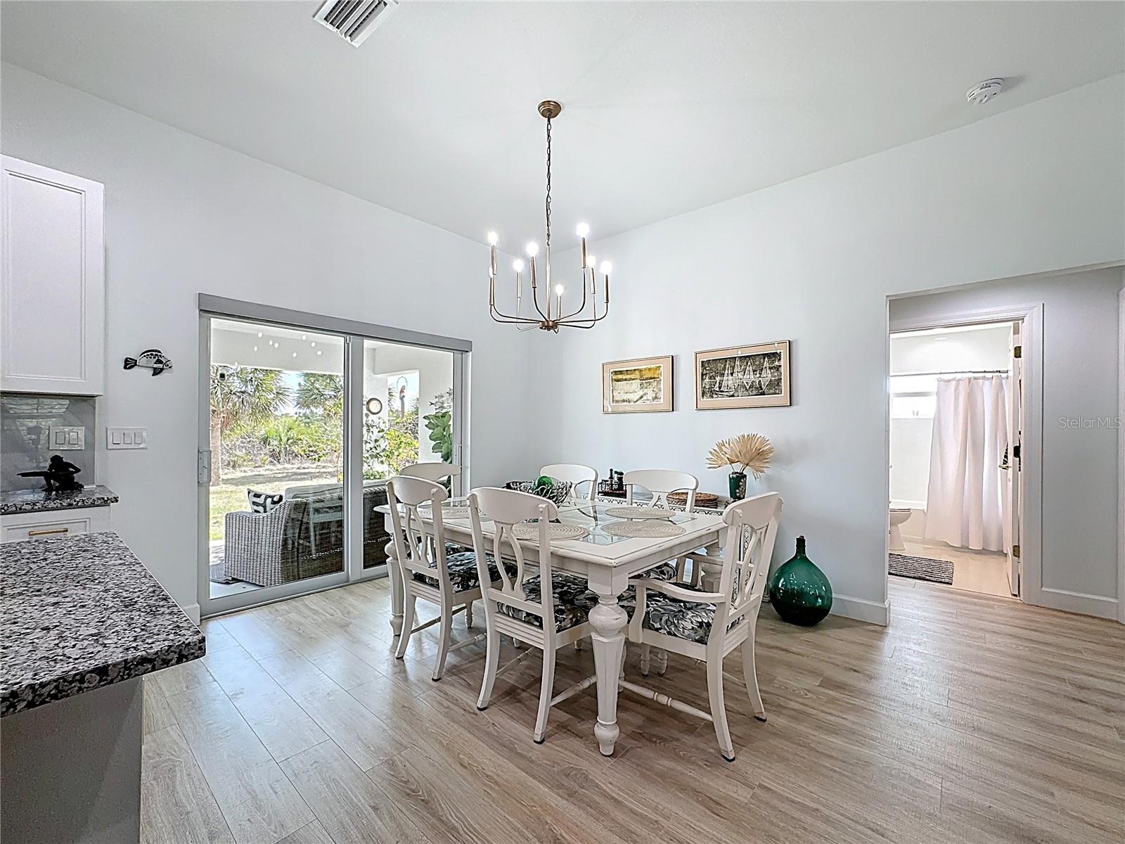 Image 14 of 57 For 10285 Rockford Avenue