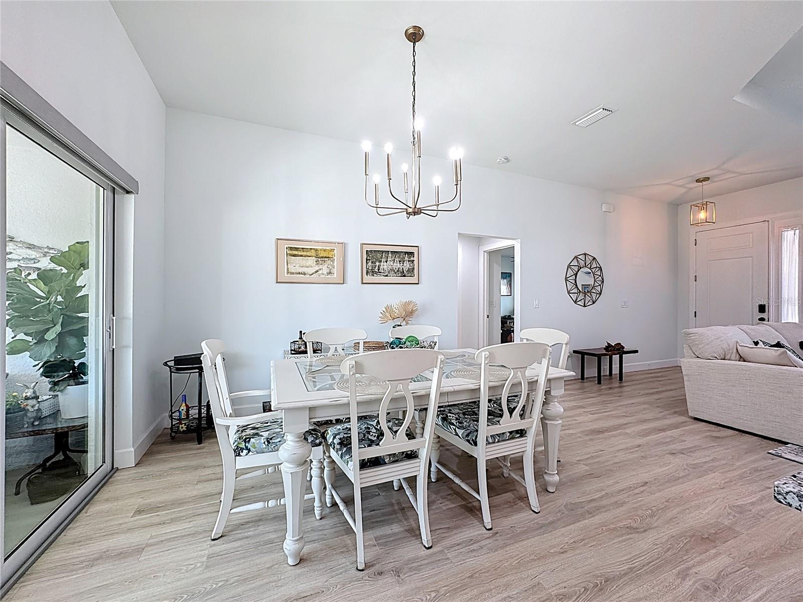 Image 15 of 57 For 10285 Rockford Avenue