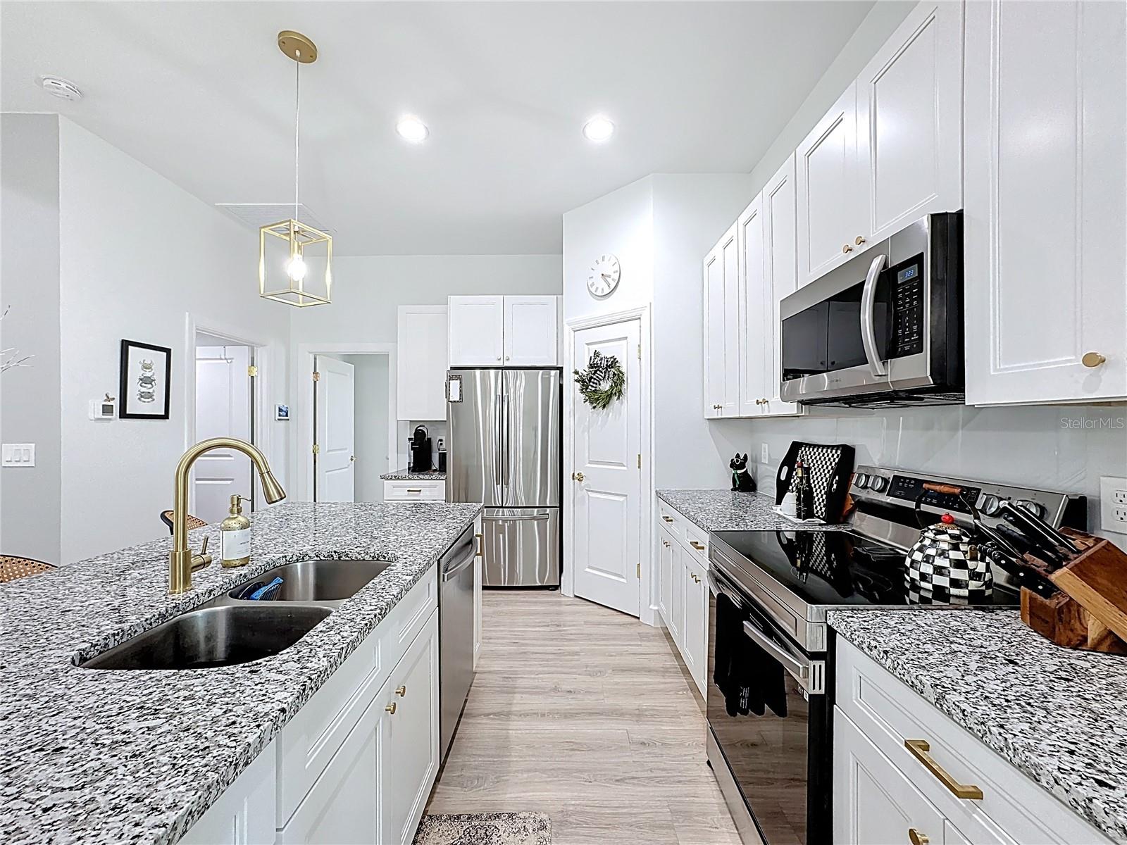 Image 20 of 57 For 10285 Rockford Avenue