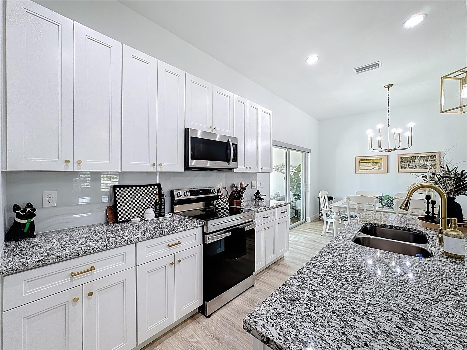 Image 22 of 57 For 10285 Rockford Avenue