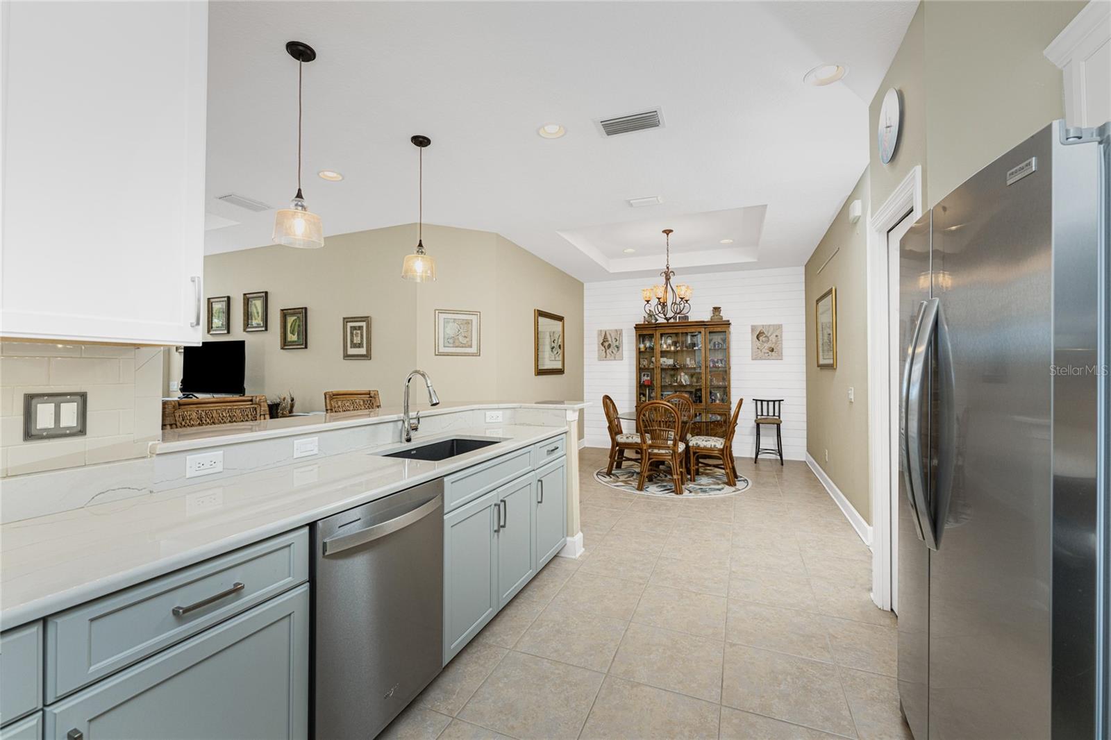 Image 15 of 58 For 215 Fontanelle Circle