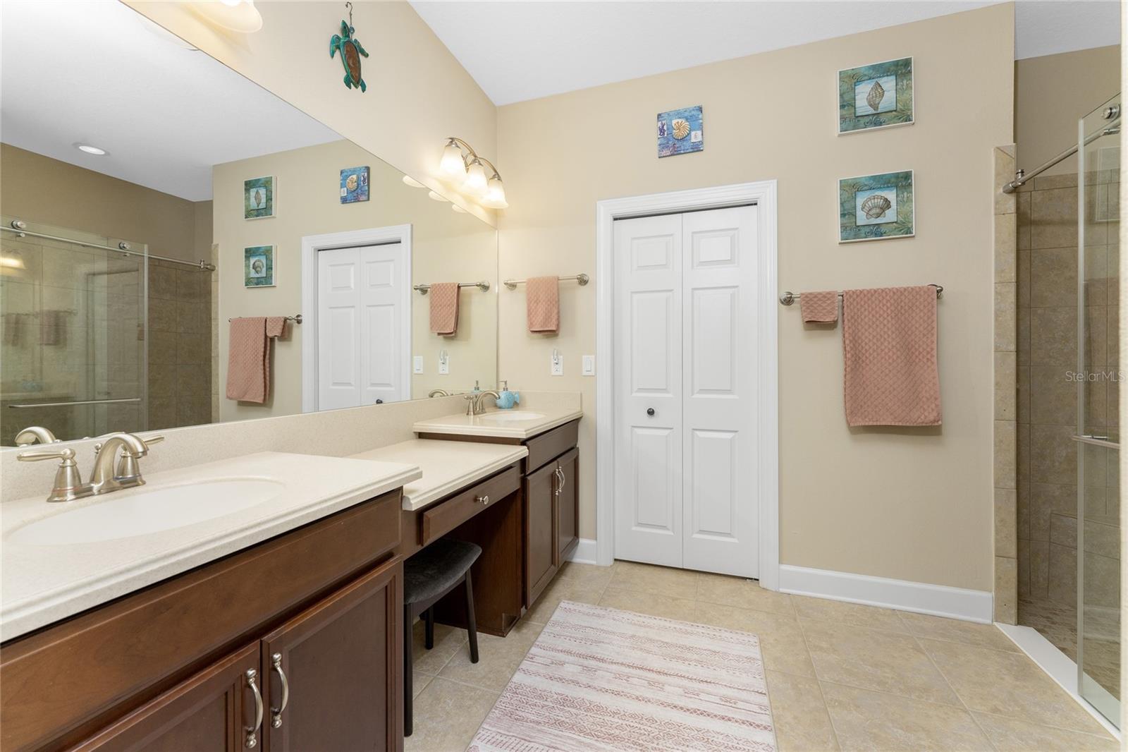 Image 22 of 58 For 215 Fontanelle Circle