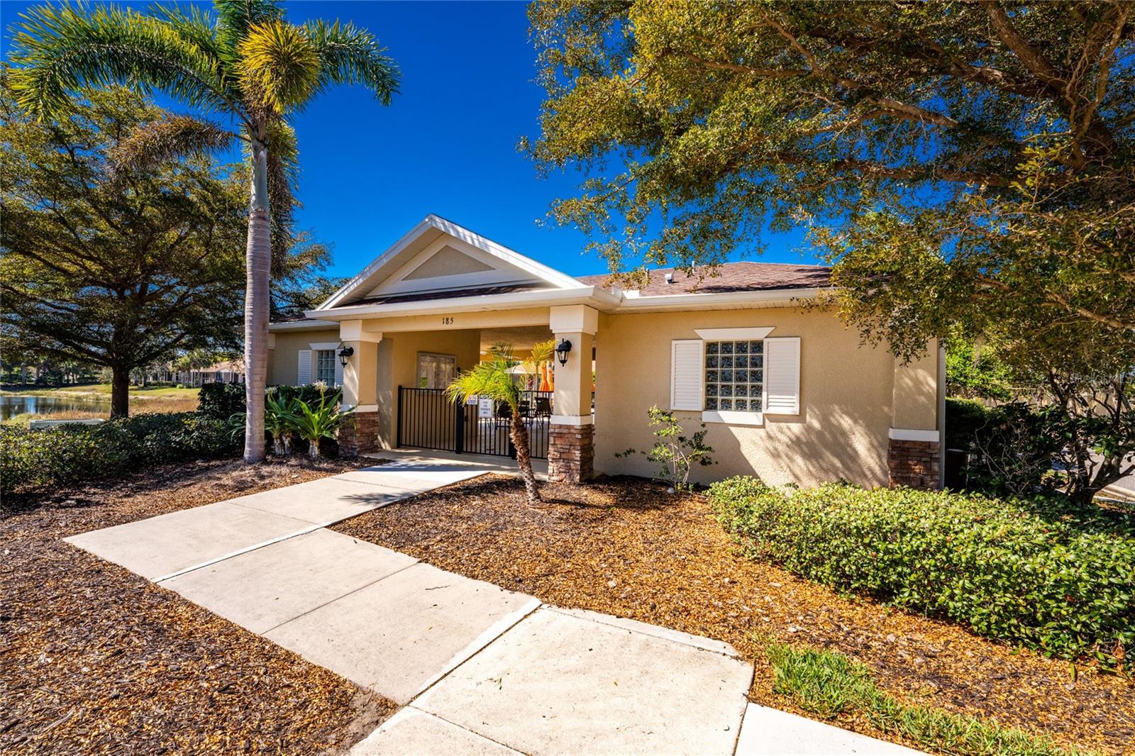 Image 53 of 58 For 215 Fontanelle Circle