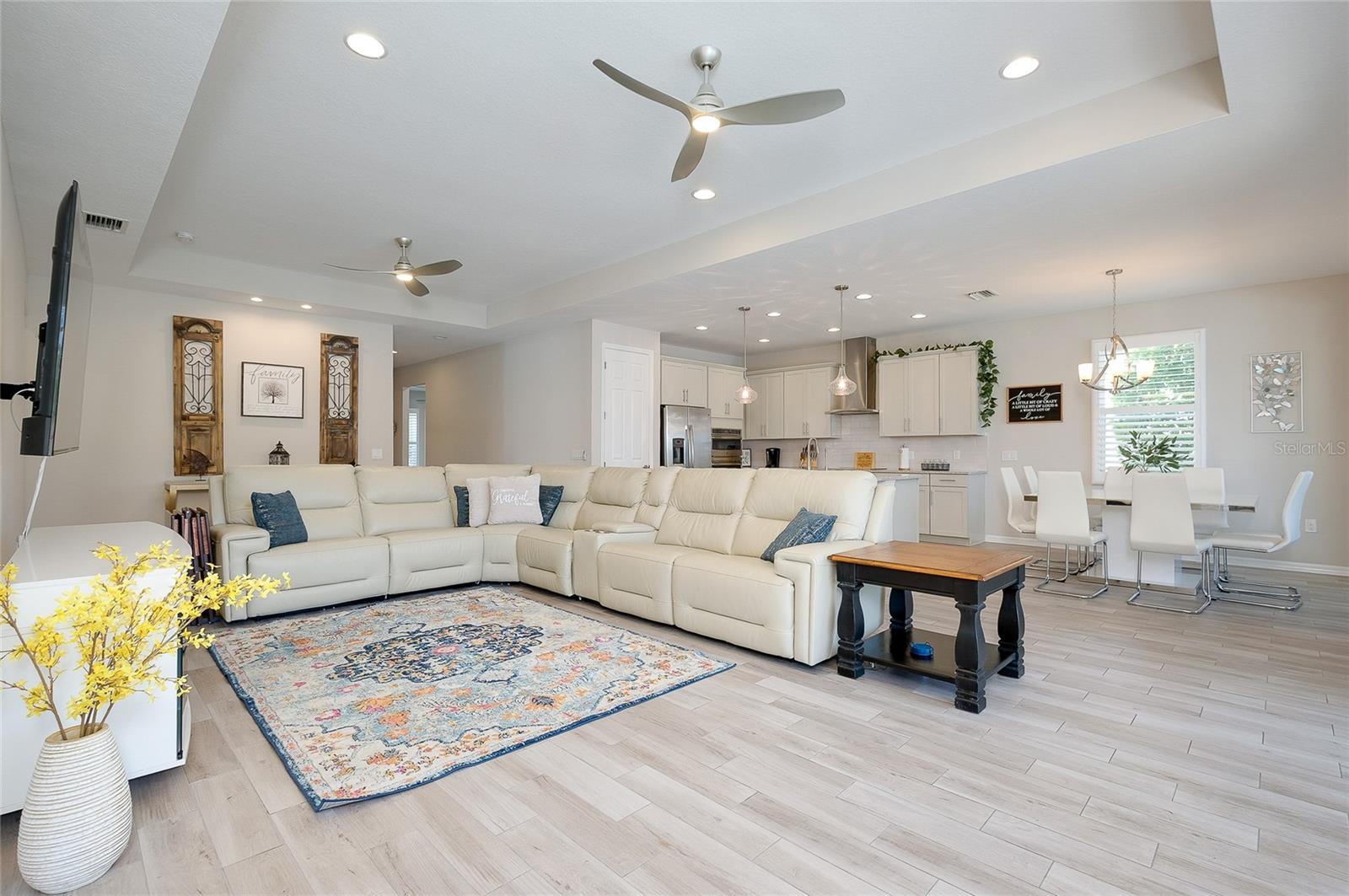 Image 4 of 64 For 11472 Montserrat Drive