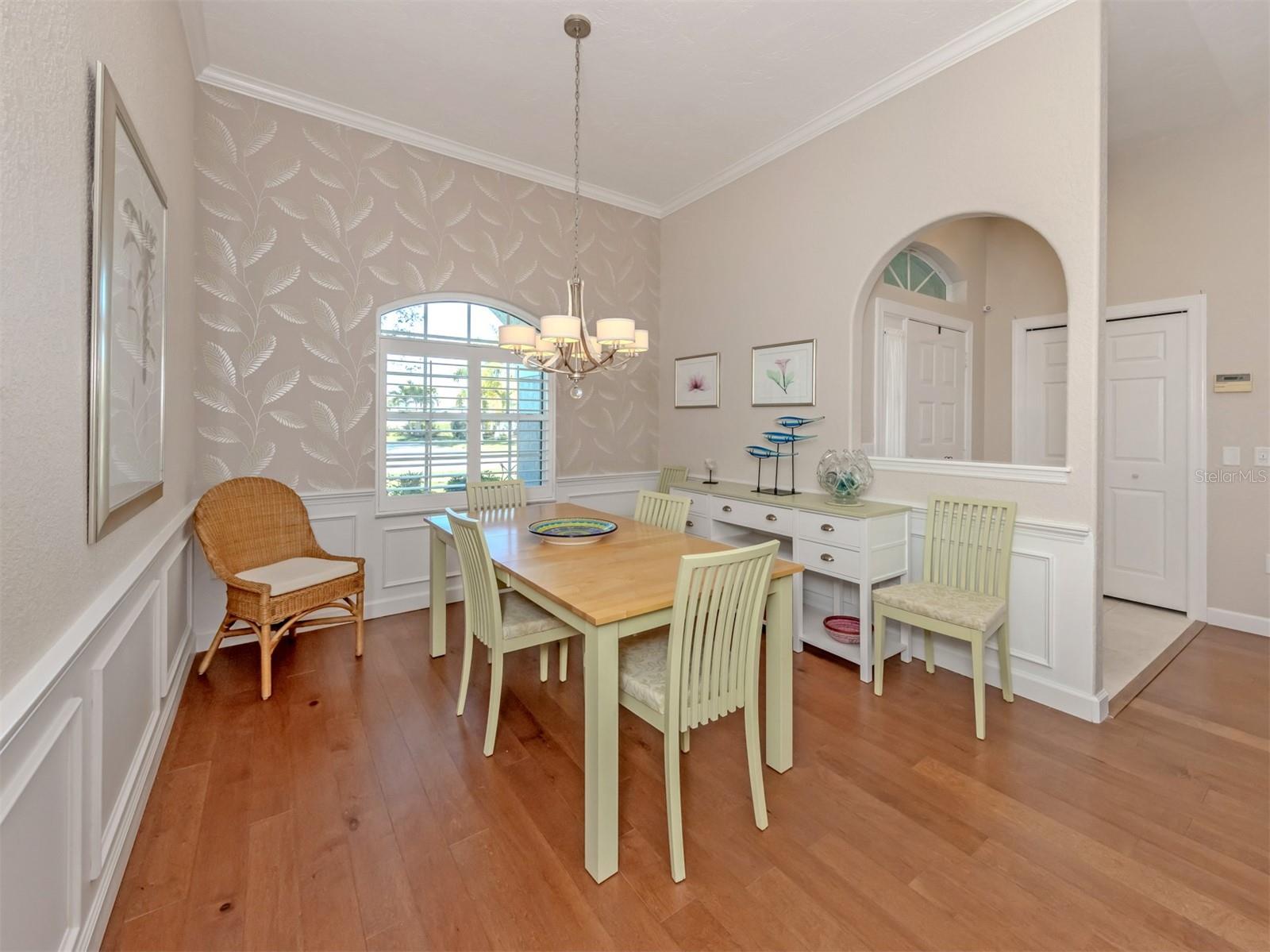 Image 21 of 91 For 534 Westmount Lane