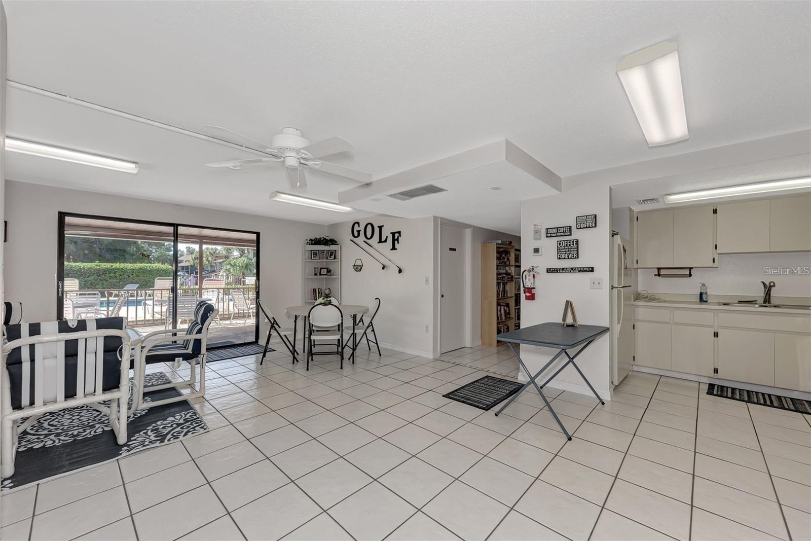 Image 25 of 42 For 927 Capri Isles Boulevard 7