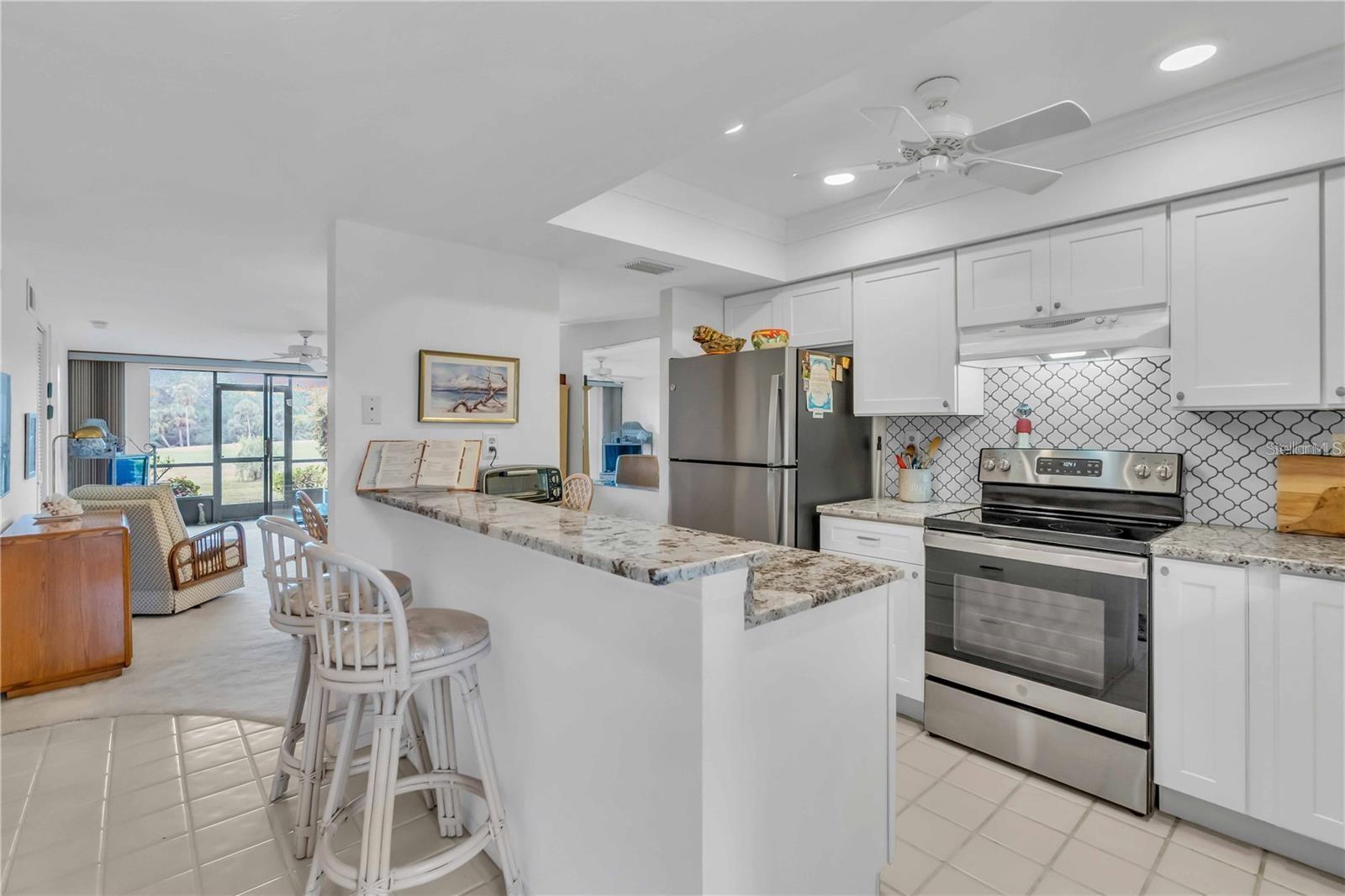 Image 3 of 42 For 927 Capri Isles Boulevard 7