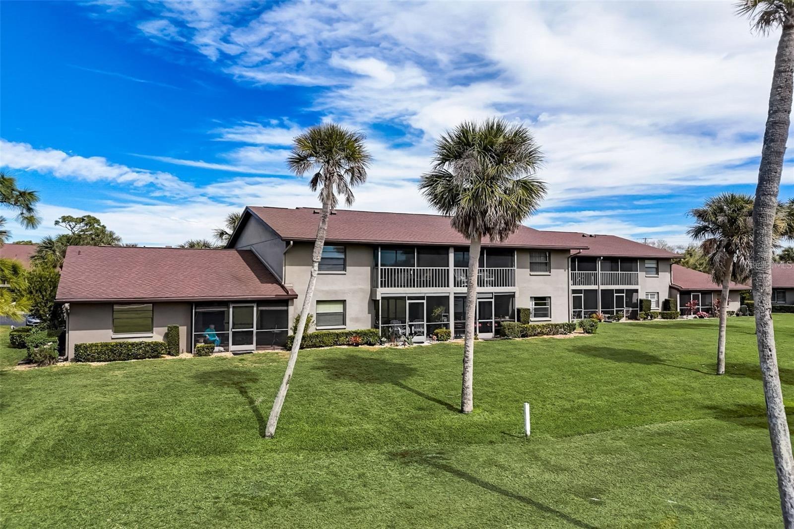 Image 32 of 42 For 927 Capri Isles Boulevard 7