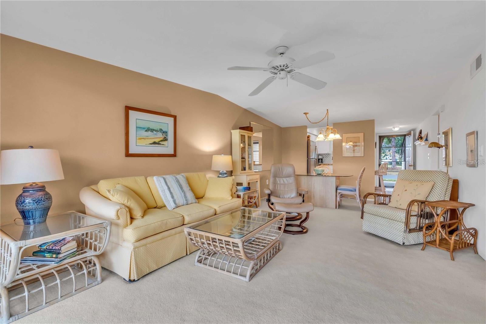 Image 7 of 42 For 927 Capri Isles Boulevard 7