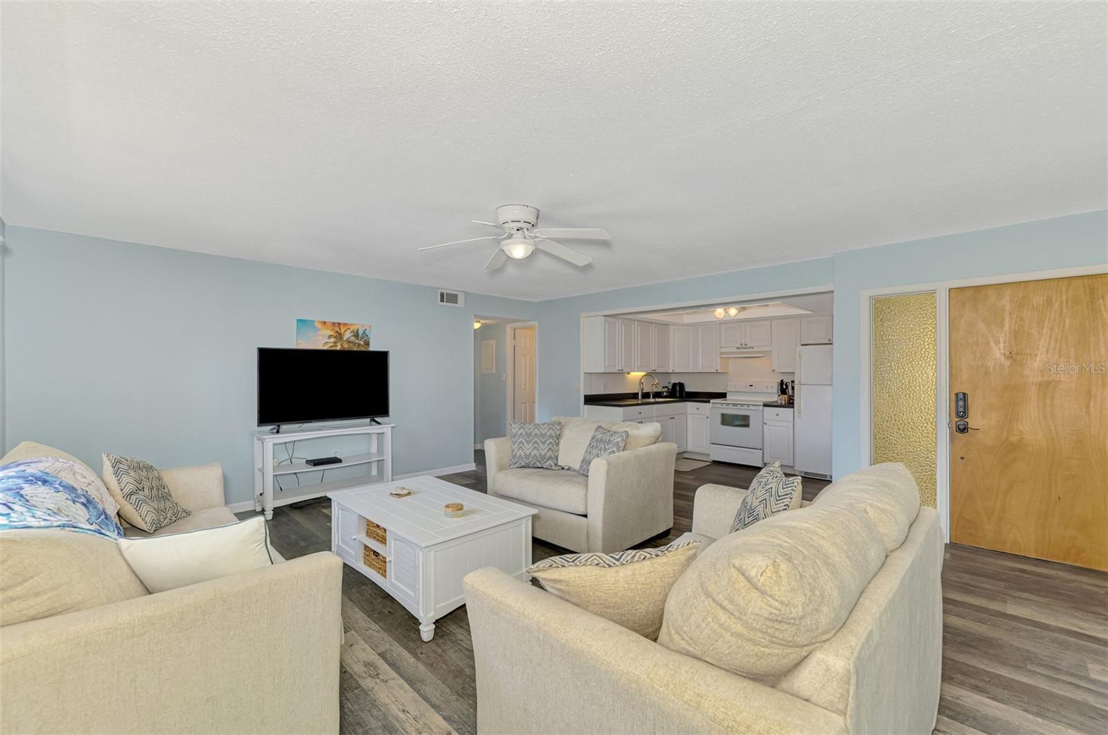 Image 16 of 30 For 320 Base Avenue E 224