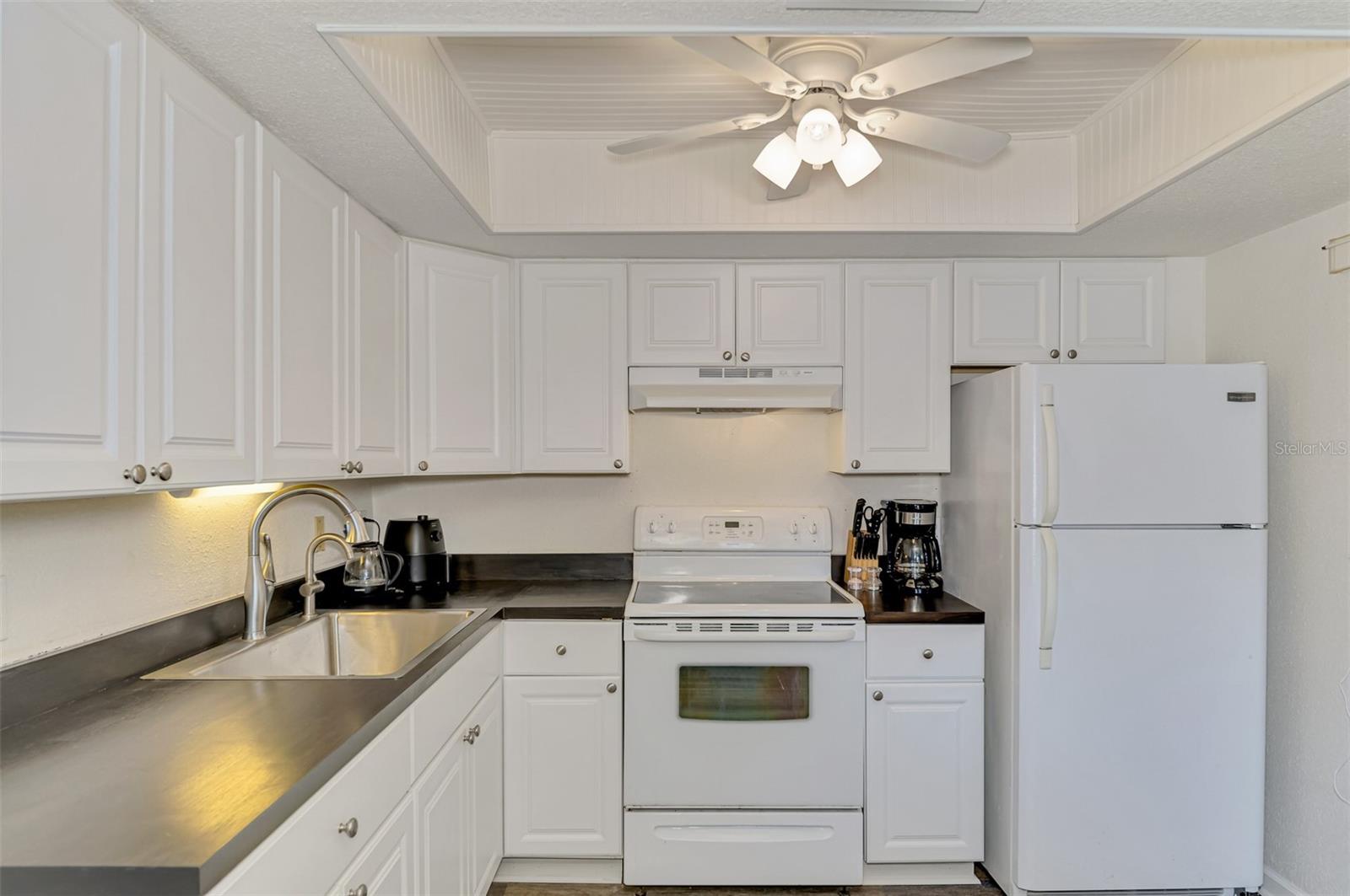 Image 18 of 30 For 320 Base Avenue E 224