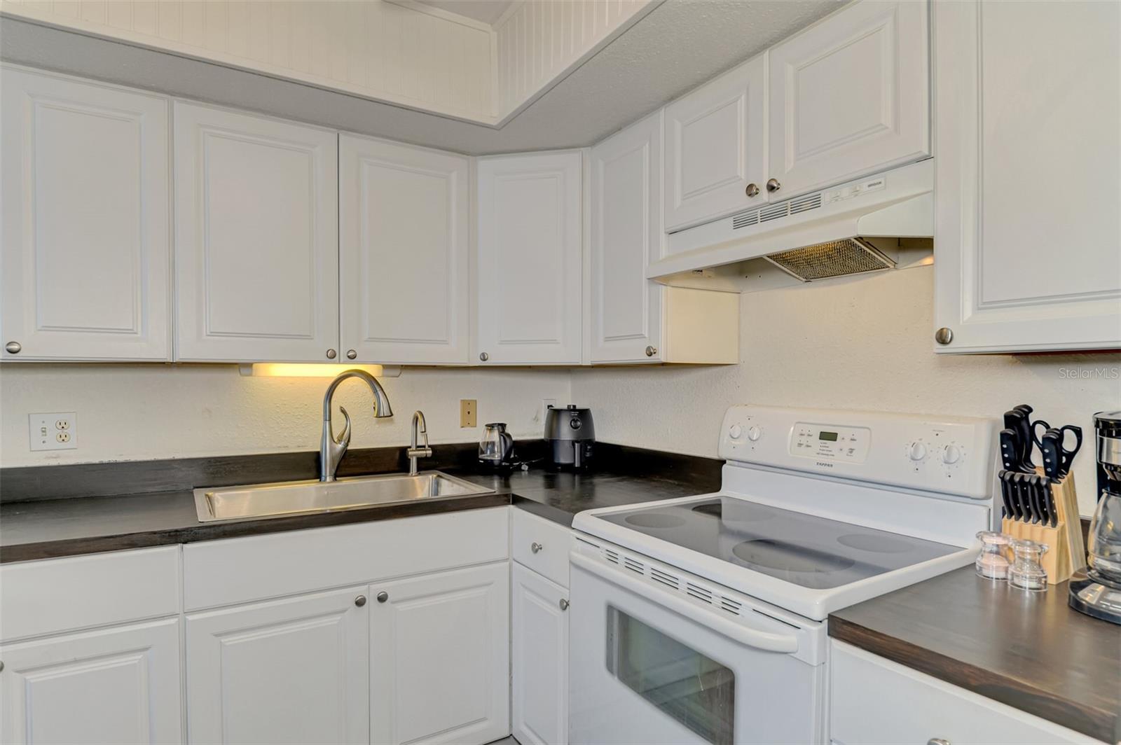 Image 20 of 30 For 320 Base Avenue E 224