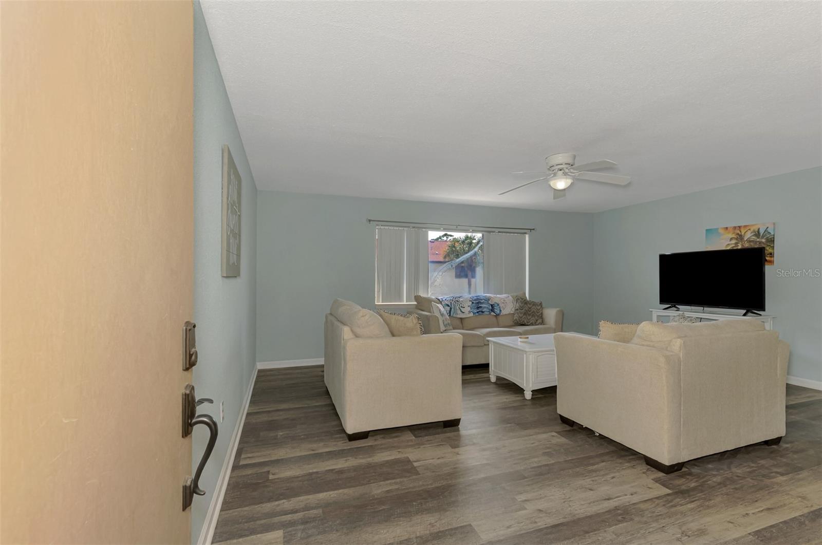 Image 8 of 30 For 320 Base Avenue E 224