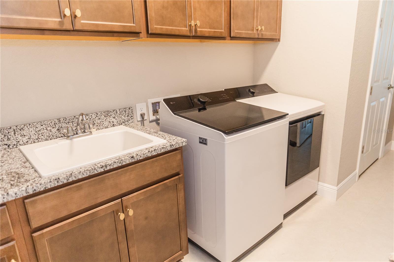 Image 34 of 53 For 1154 Kings Way Drive