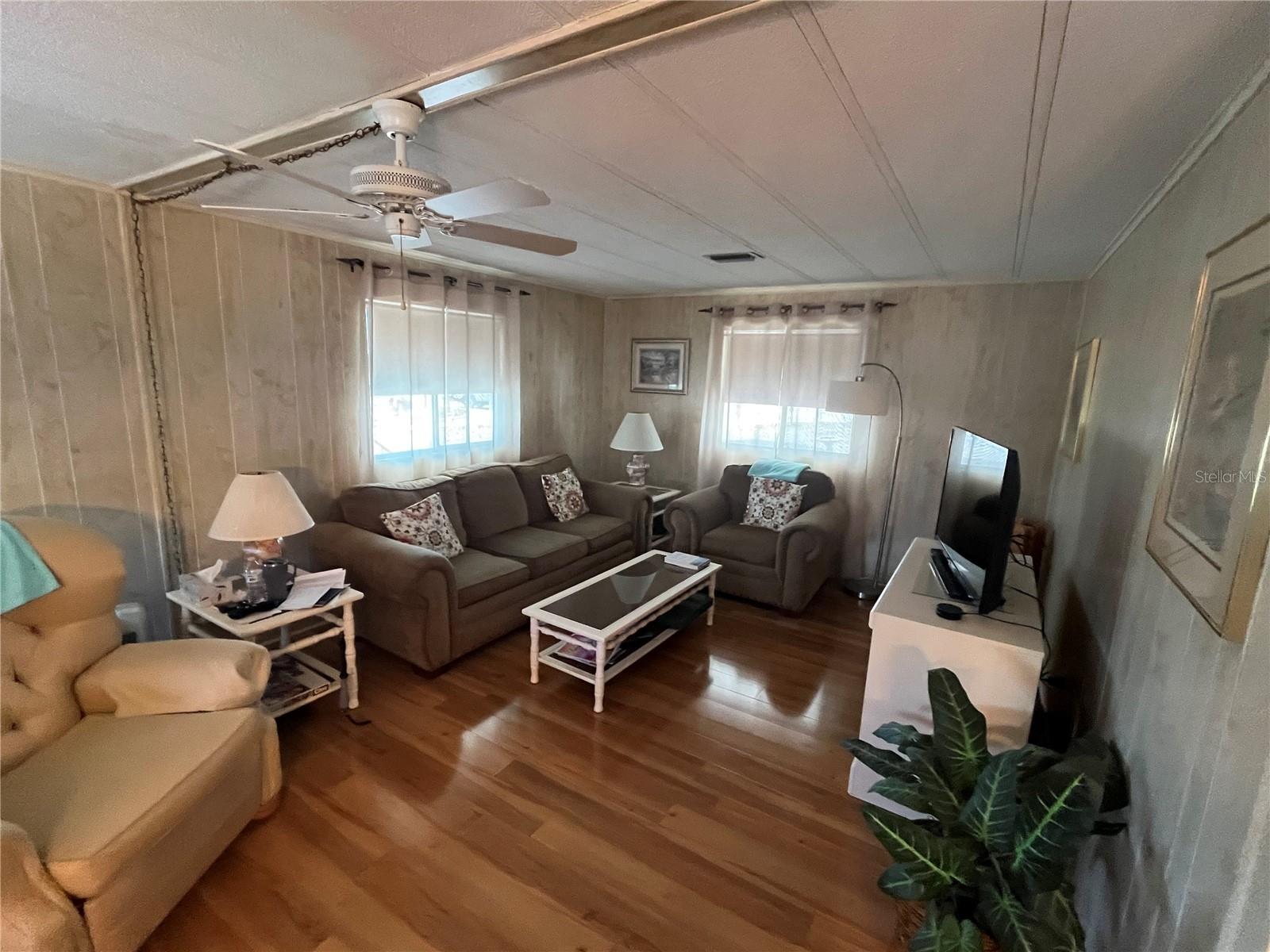 Image 11 of 34 For 958 Cortina Boulevard