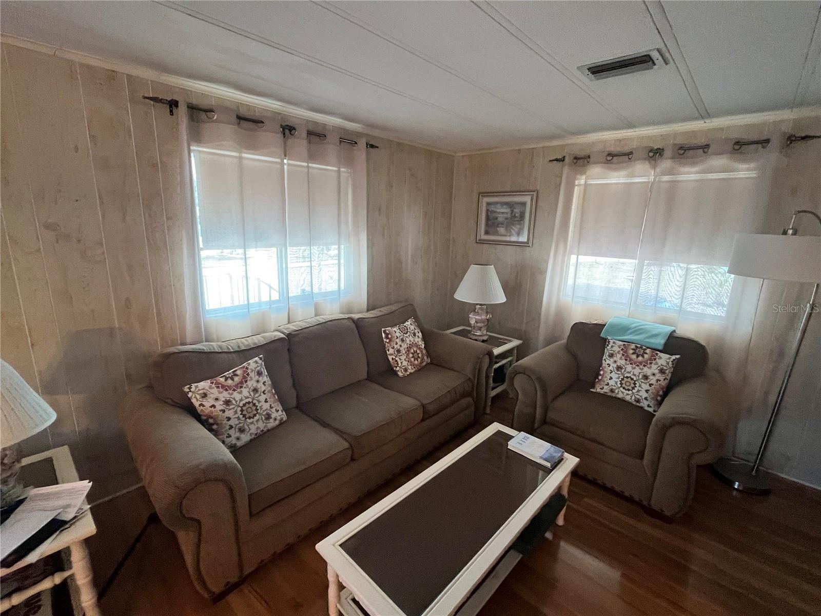 Image 14 of 34 For 958 Cortina Boulevard