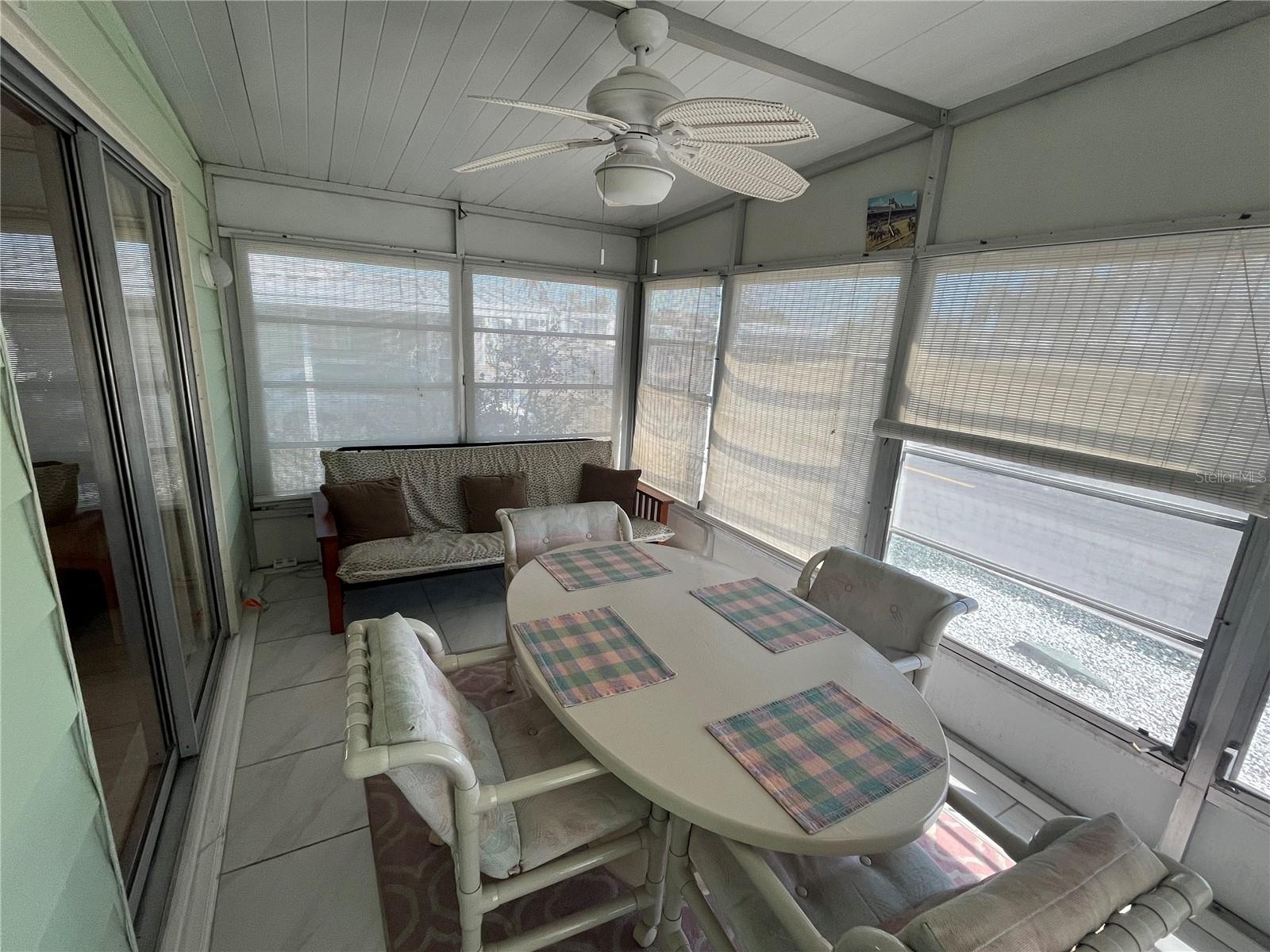 Image 17 of 34 For 958 Cortina Boulevard