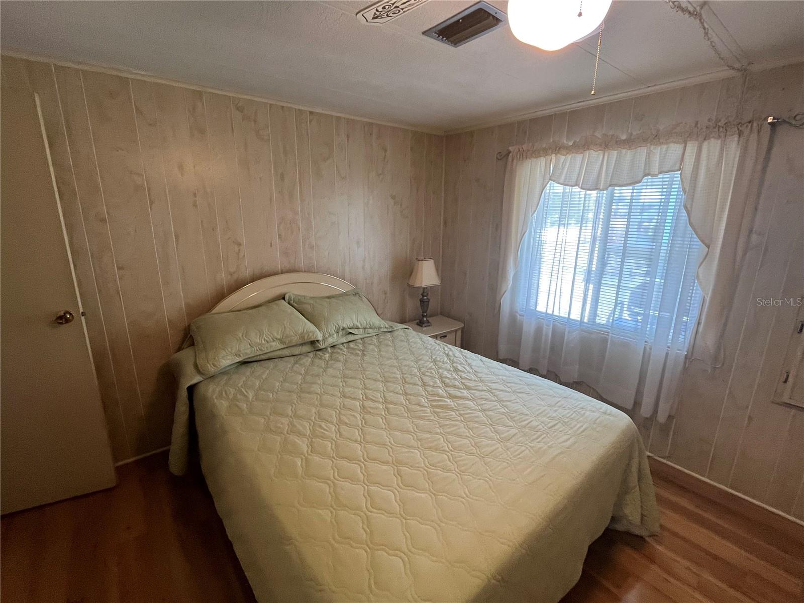 Image 20 of 34 For 958 Cortina Boulevard