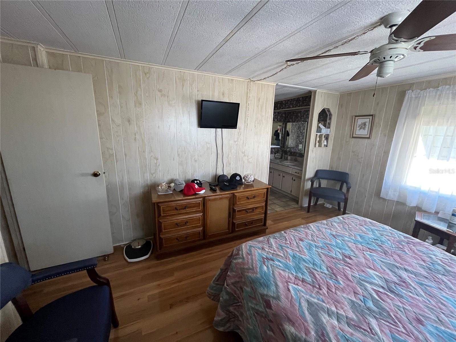 Image 27 of 34 For 958 Cortina Boulevard