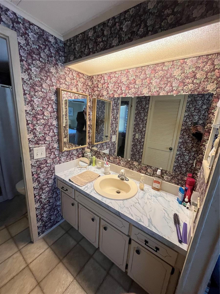 Image 32 of 34 For 958 Cortina Boulevard