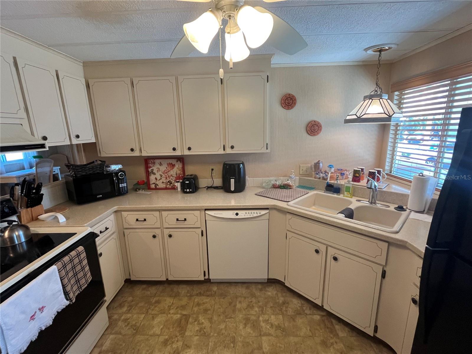 Image 7 of 34 For 958 Cortina Boulevard