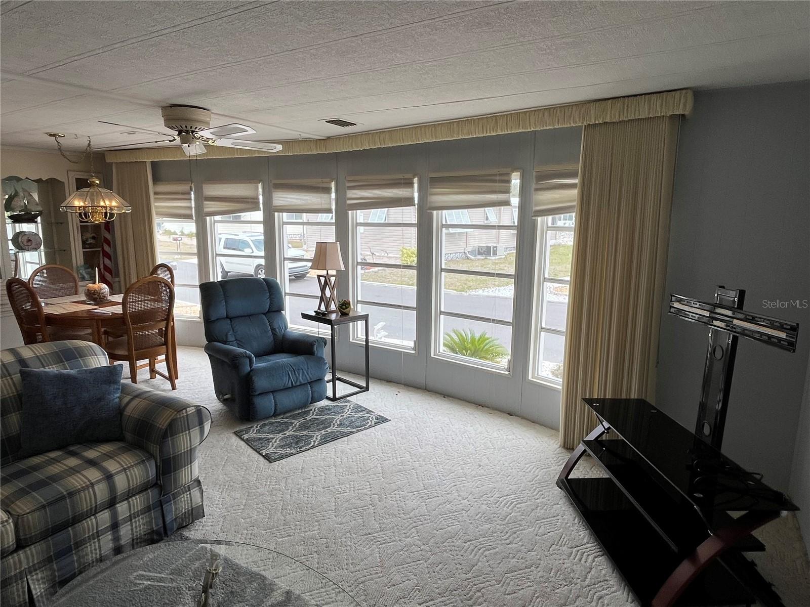 Image 13 of 38 For 873 Baveno Drive