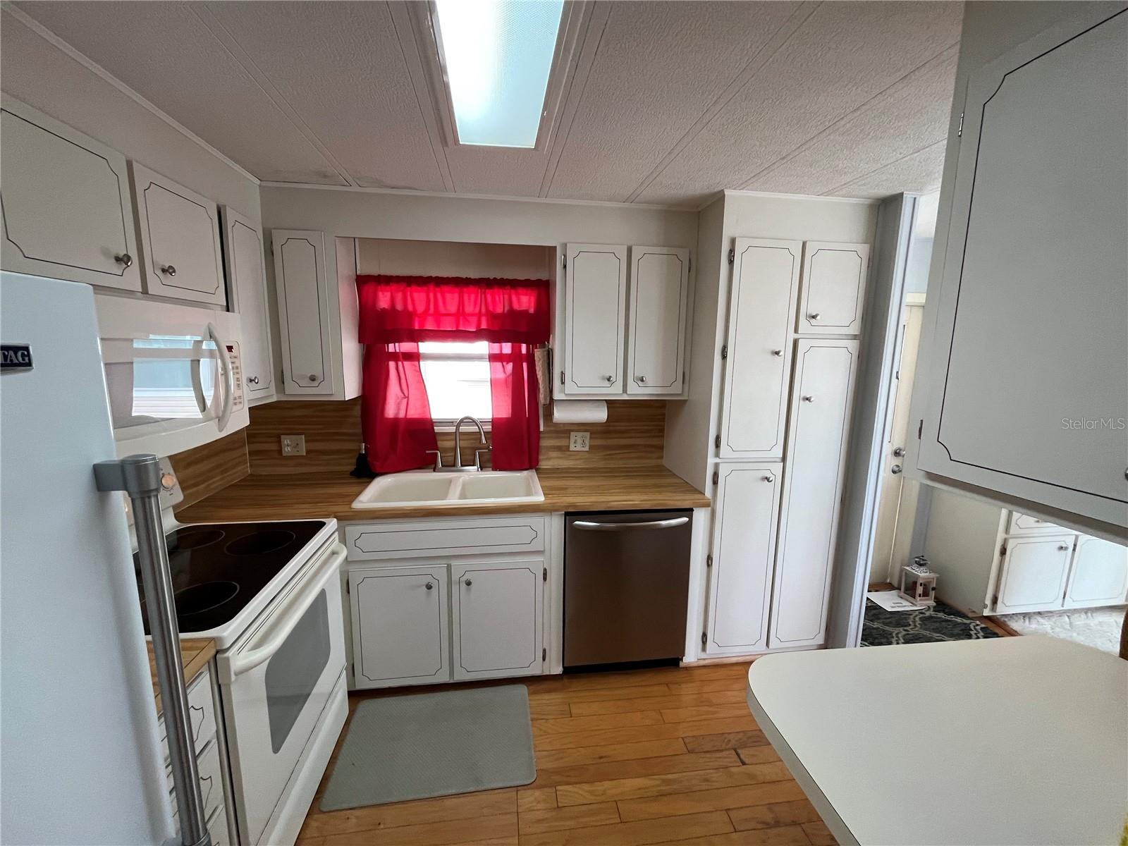 Image 22 of 38 For 873 Baveno Drive