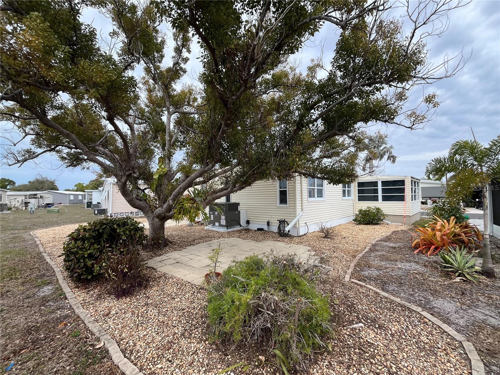 Image 5 of 38 For 873 Baveno Drive