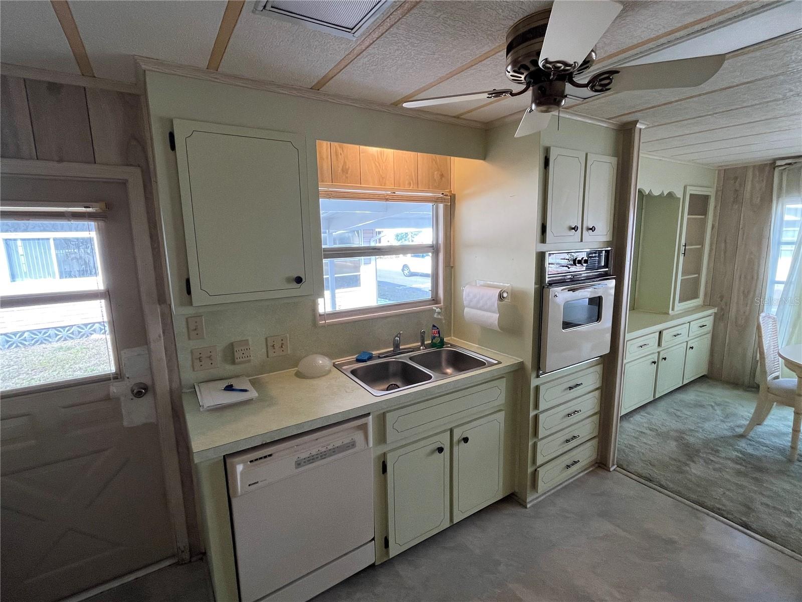 Image 17 of 43 For 807 Jolanda Circle