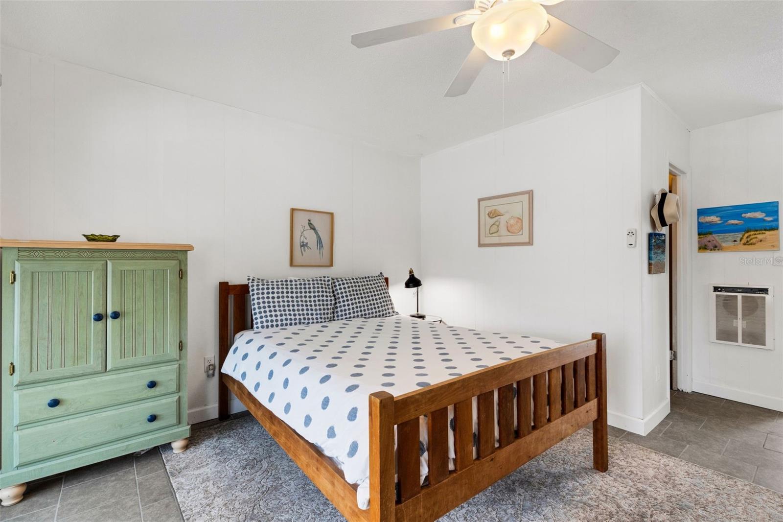 Listing photo id 50 for 533 Granada Avenue 1-3