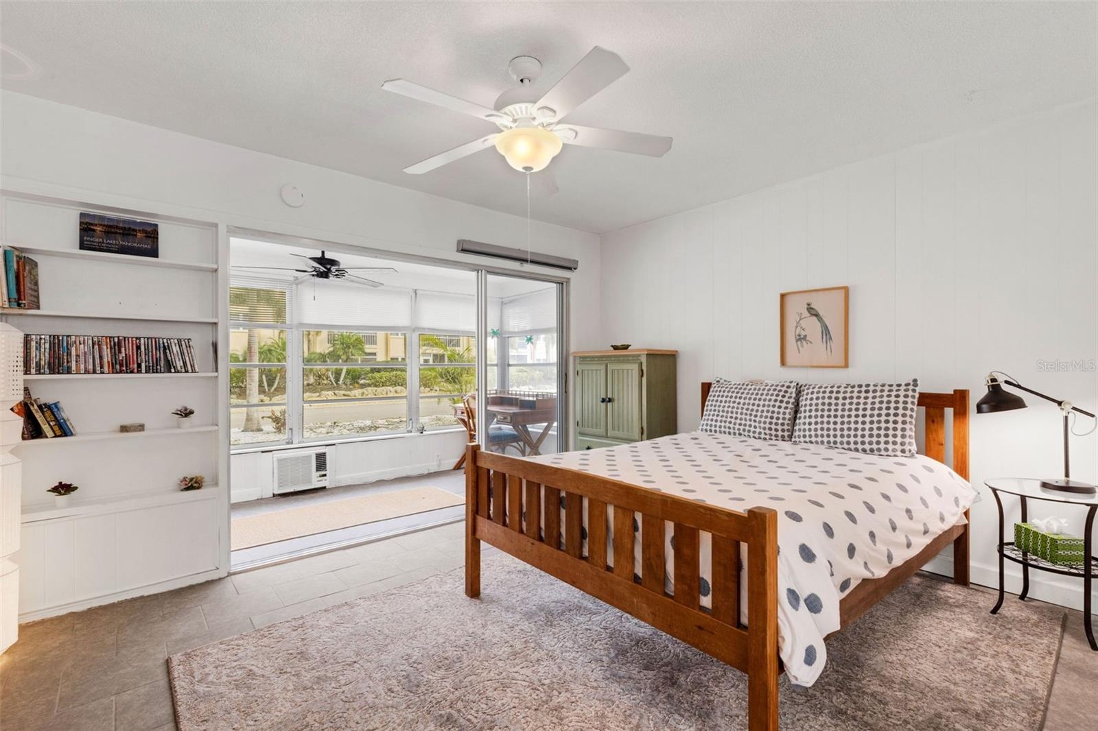 Listing photo id 51 for 533 Granada Avenue 1-3