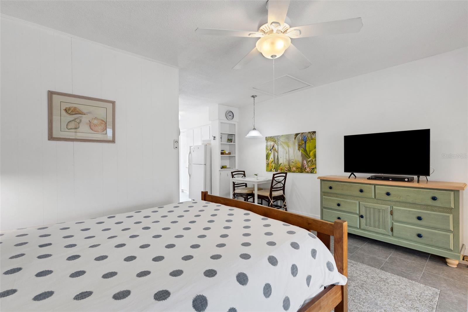 Listing photo id 52 for 533 Granada Avenue 1-3