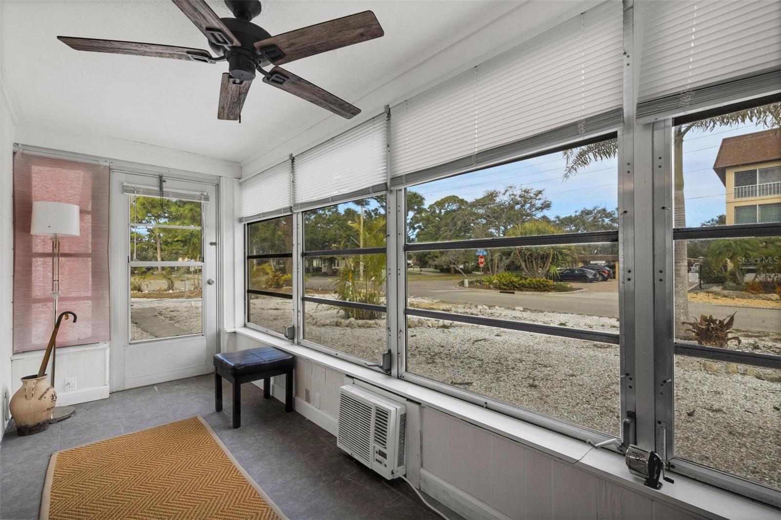 Listing photo id 56 for 533 Granada Avenue 1-3