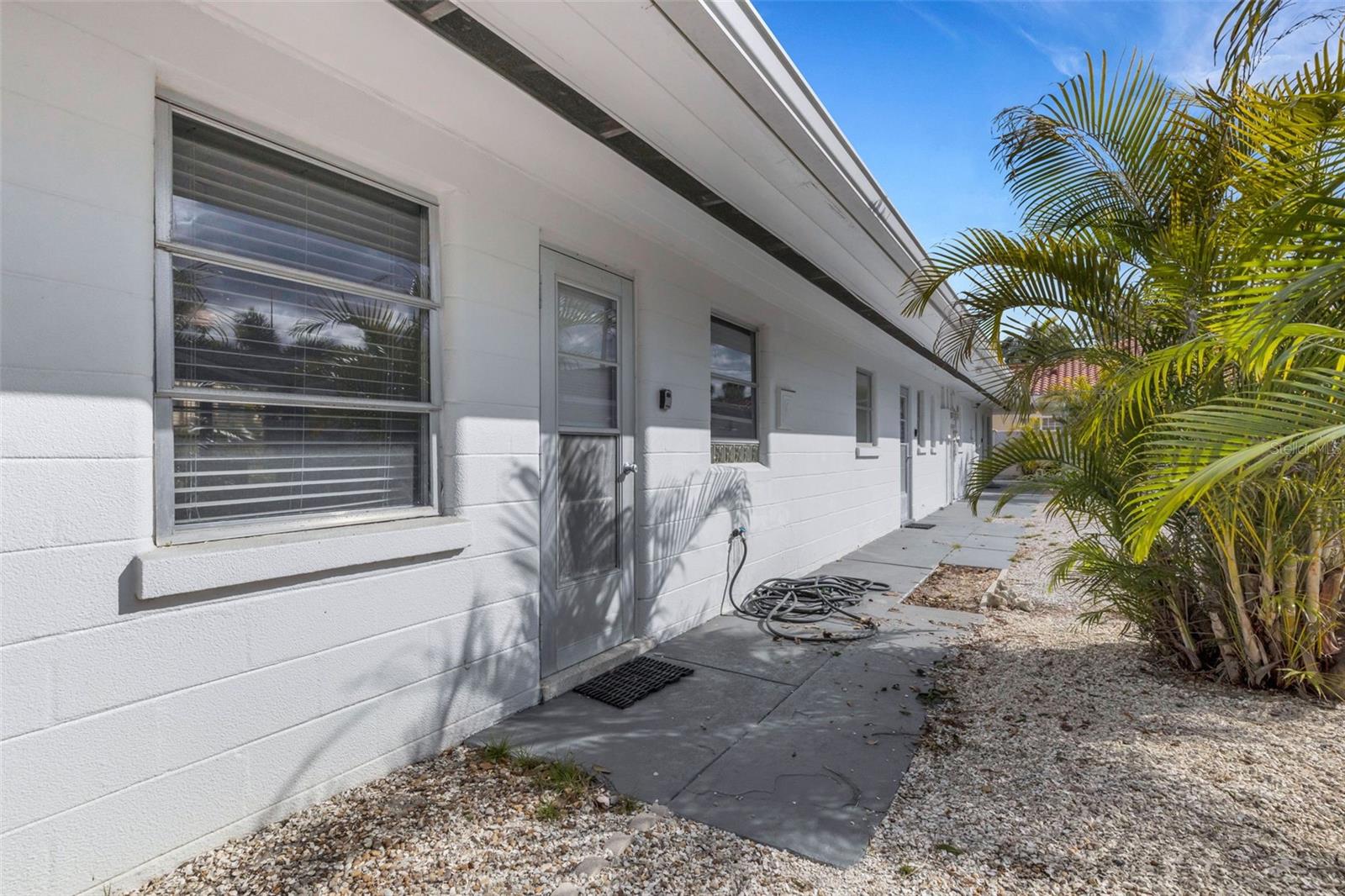 Listing photo id 59 for 533 Granada Avenue 1-3