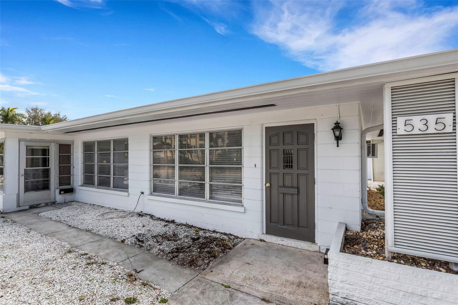 Listing photo id 75 for 533 Granada Avenue 1-3