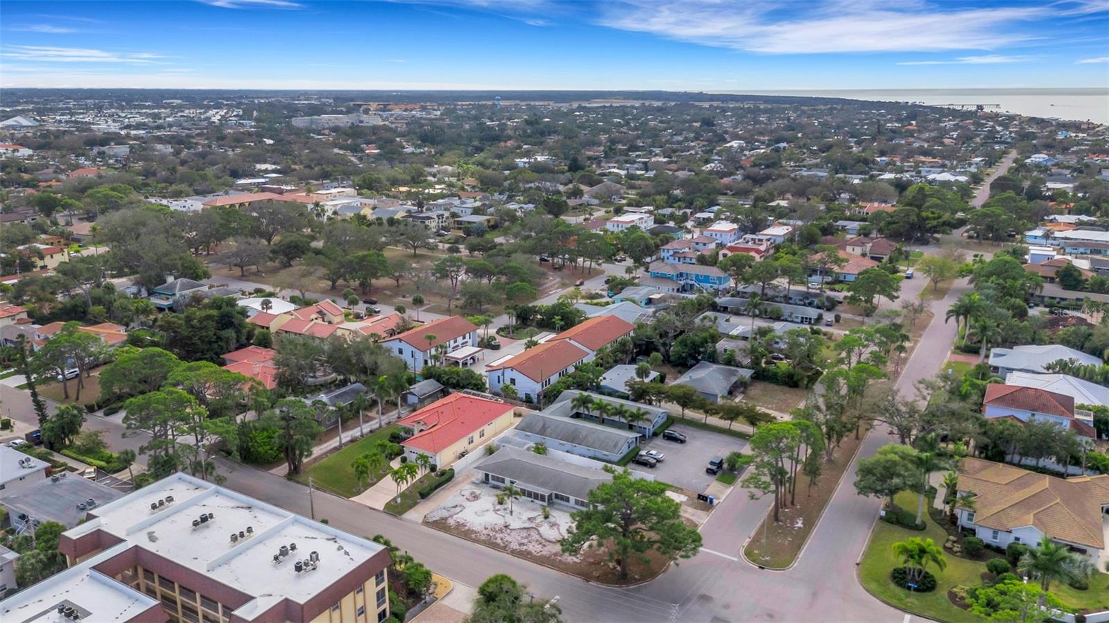 Listing photo id 81 for 533 Granada Avenue 1-3