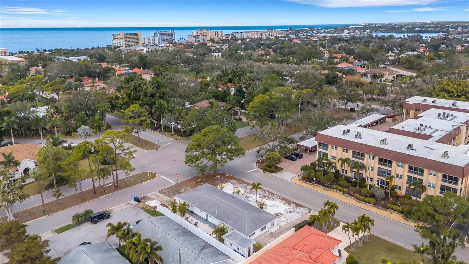 Listing photo id 87 for 533 Granada Avenue 1-3