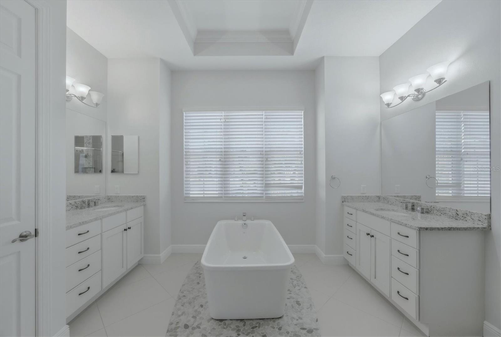 Listing photo id 27 for 20123 Passagio Drive