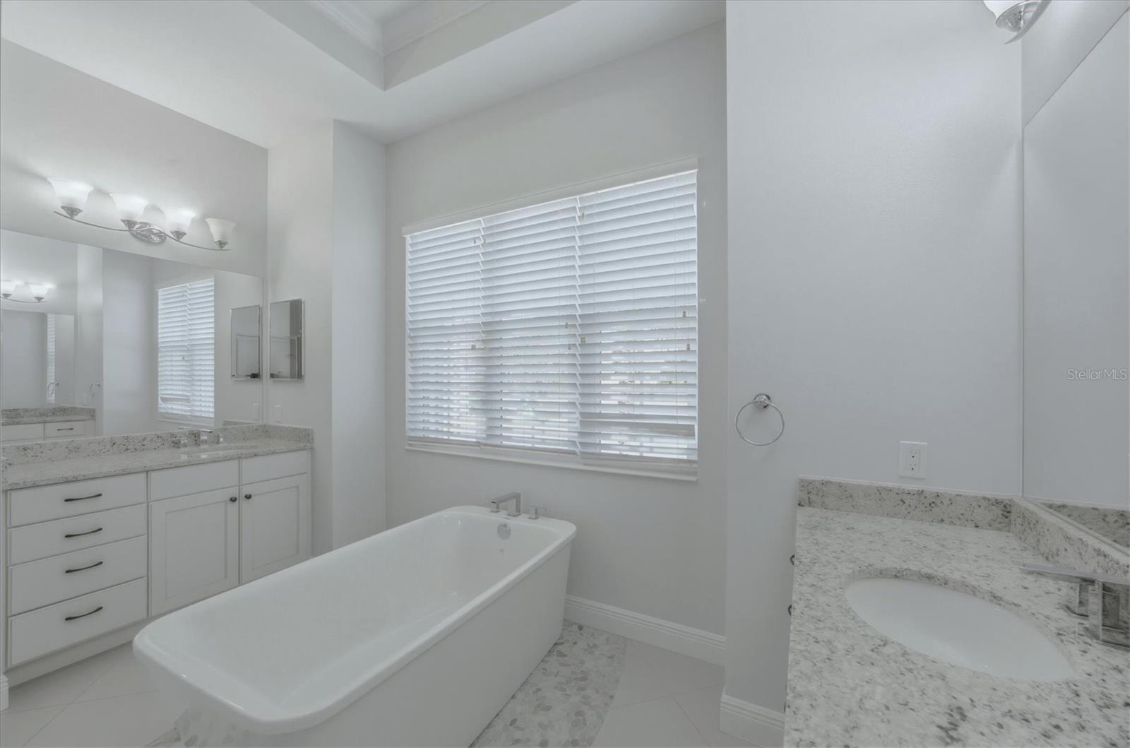 Listing photo id 28 for 20123 Passagio Drive