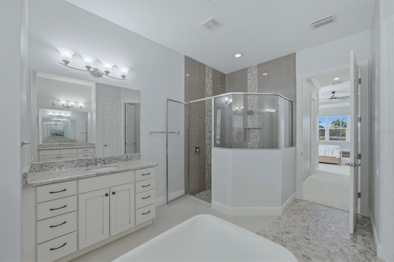 Listing photo id 29 for 20123 Passagio Drive