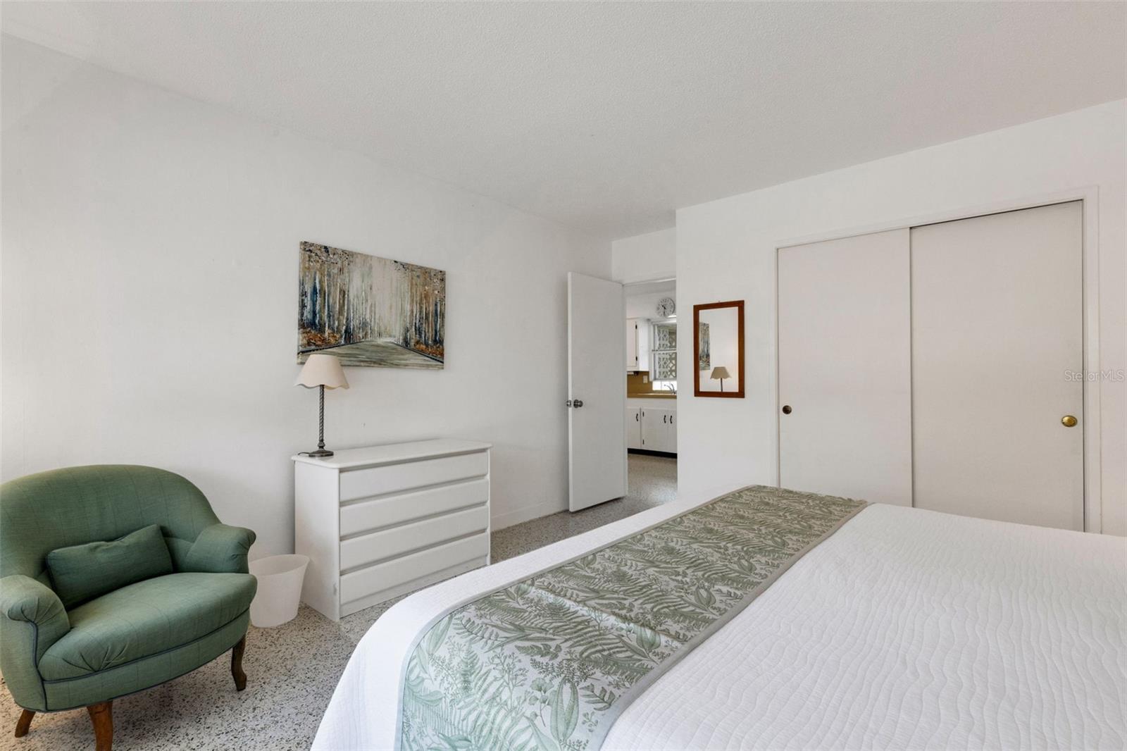 Listing photo id 39 for 531 Granada Avenue